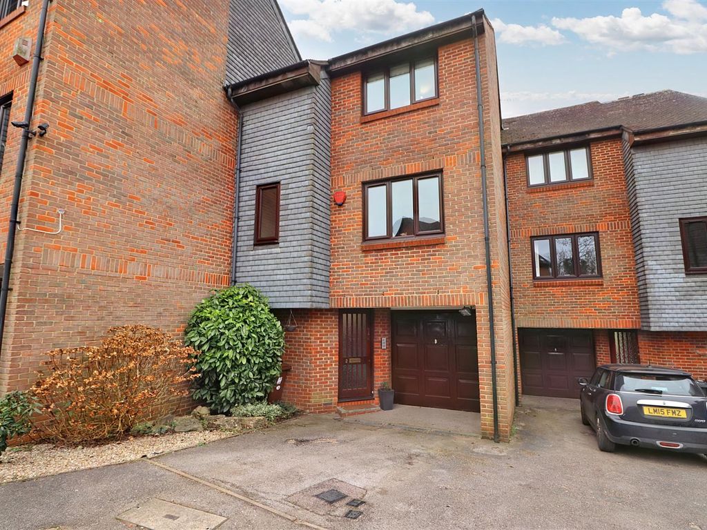 3 bed town house for sale in Romeland, Elstree, Borehamwood WD6, £