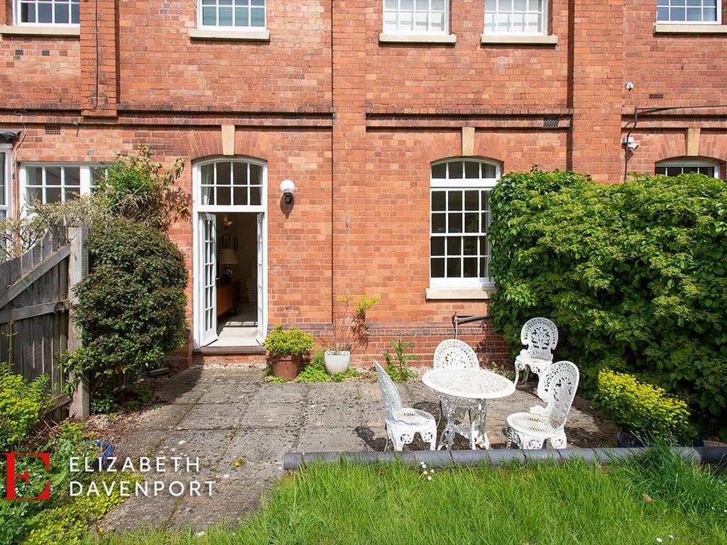 3 bed terraced house for sale in Frythe Close, Kenilworth CV8, £375,000