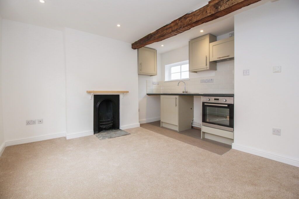 1 bed flat to rent in The Mews, Butchers Row, Banbury, Oxon OX16 Zoopla