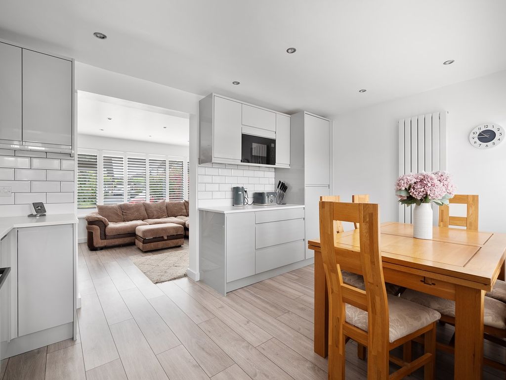 2 bed semidetached house for sale in The Glade, StainesUponThames