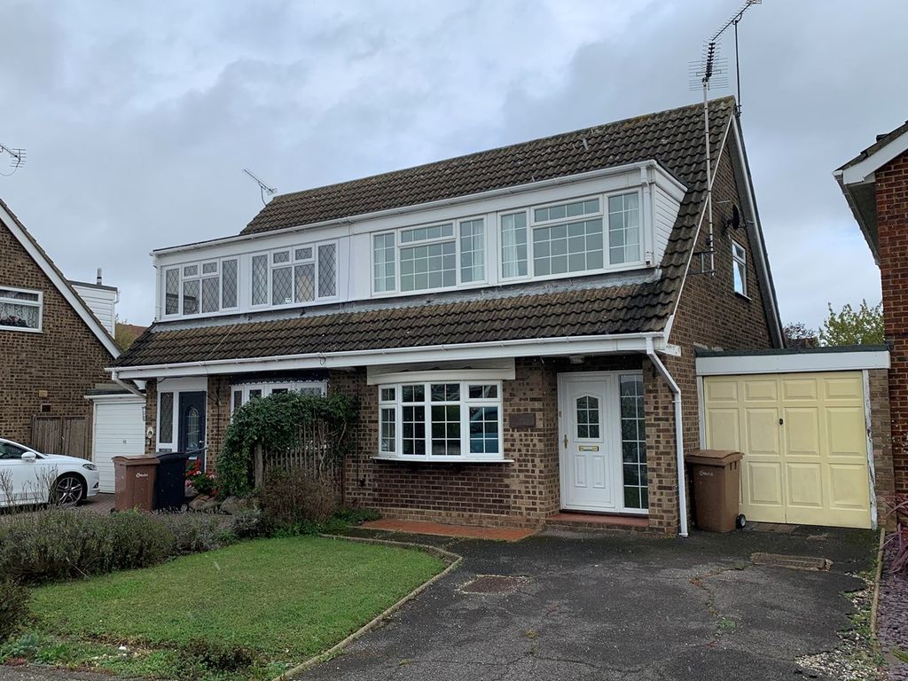 3 bed semidetached house to rent in Mayne Crest, Springfield, Chelmsford CM1 Zoopla