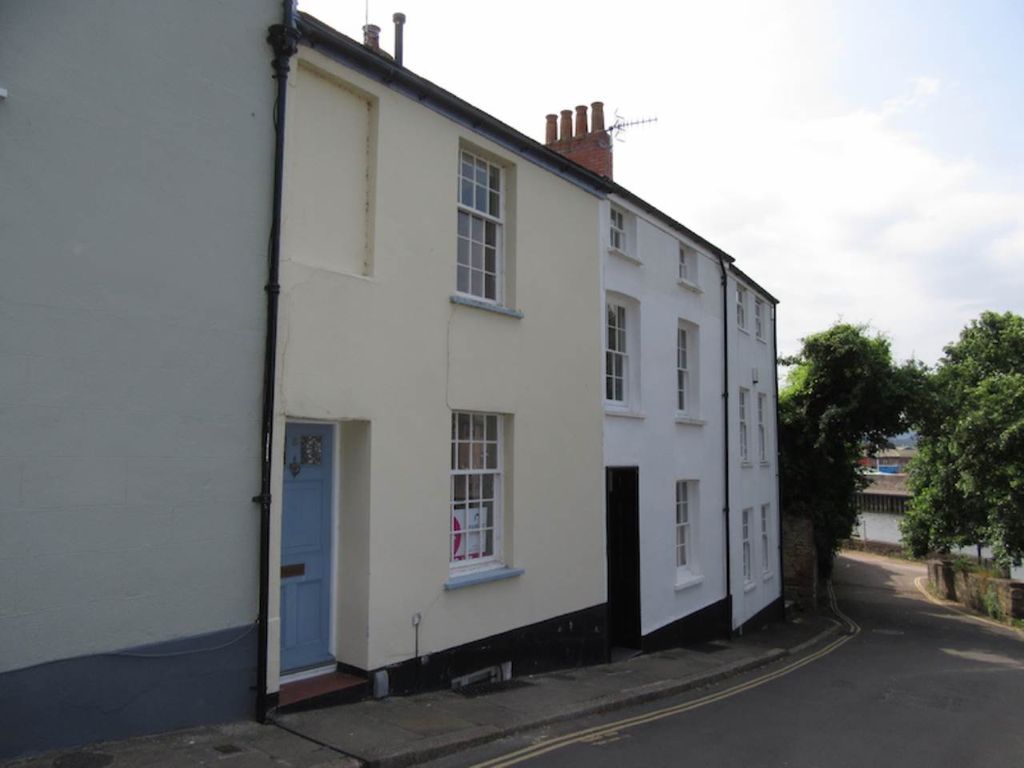 2 bed terraced house to rent in Colleton Hill, St. Leonards, Exeter EX2