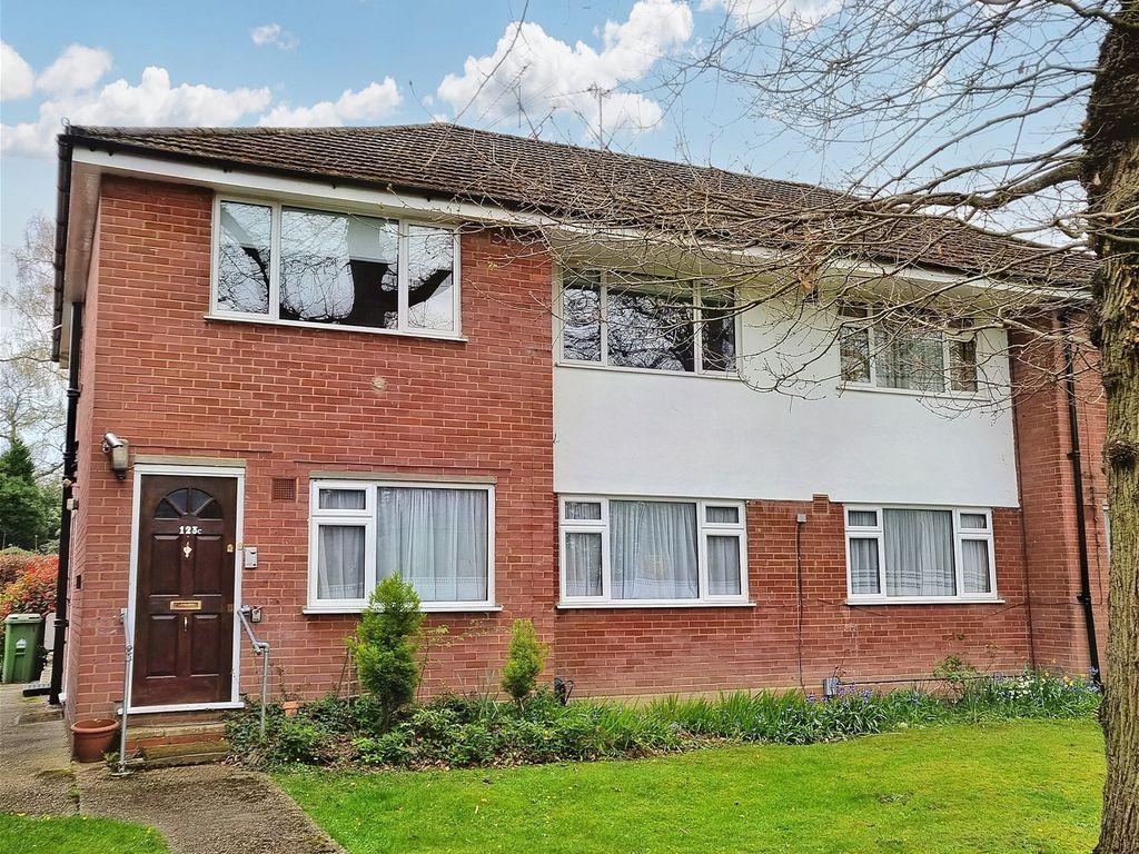 2 bed for sale in Prospect Road, Farnborough GU14 Zoopla
