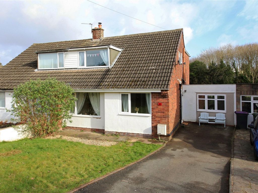 4 bed semidetached house for sale in Foresters Close, Horsehay