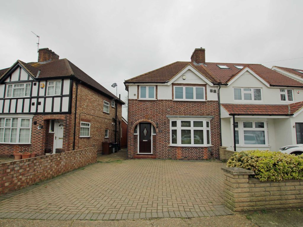 3 bed semidetached house to rent in Sutton Way, Heston, Hounslow TW5