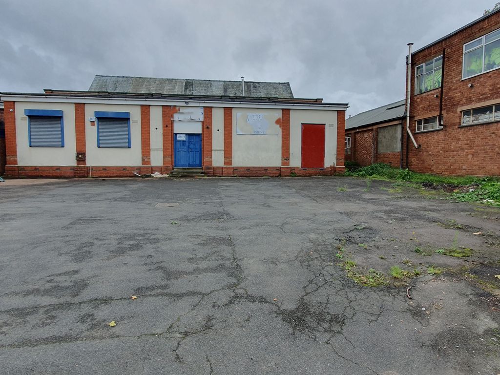 Retail premises for sale in Walsall Rd, Willenhall WV13, £350,000 Zoopla