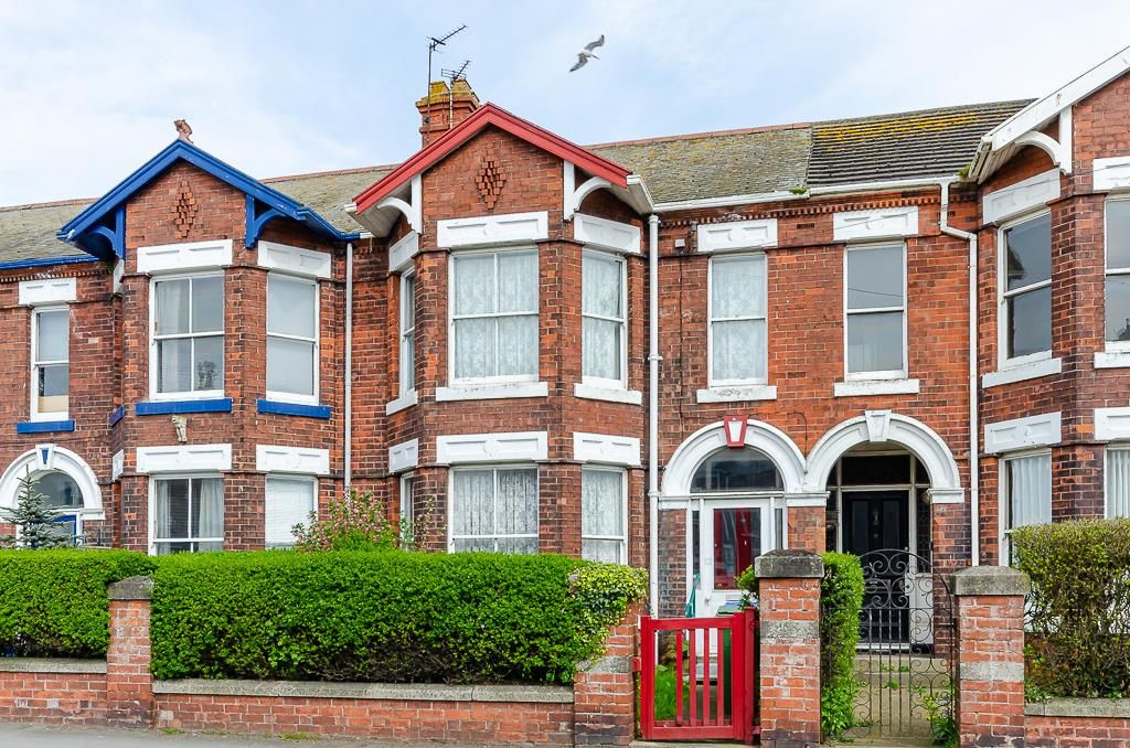 4 bed terraced house for sale in Queen Street, Withernsea HU19 Zoopla