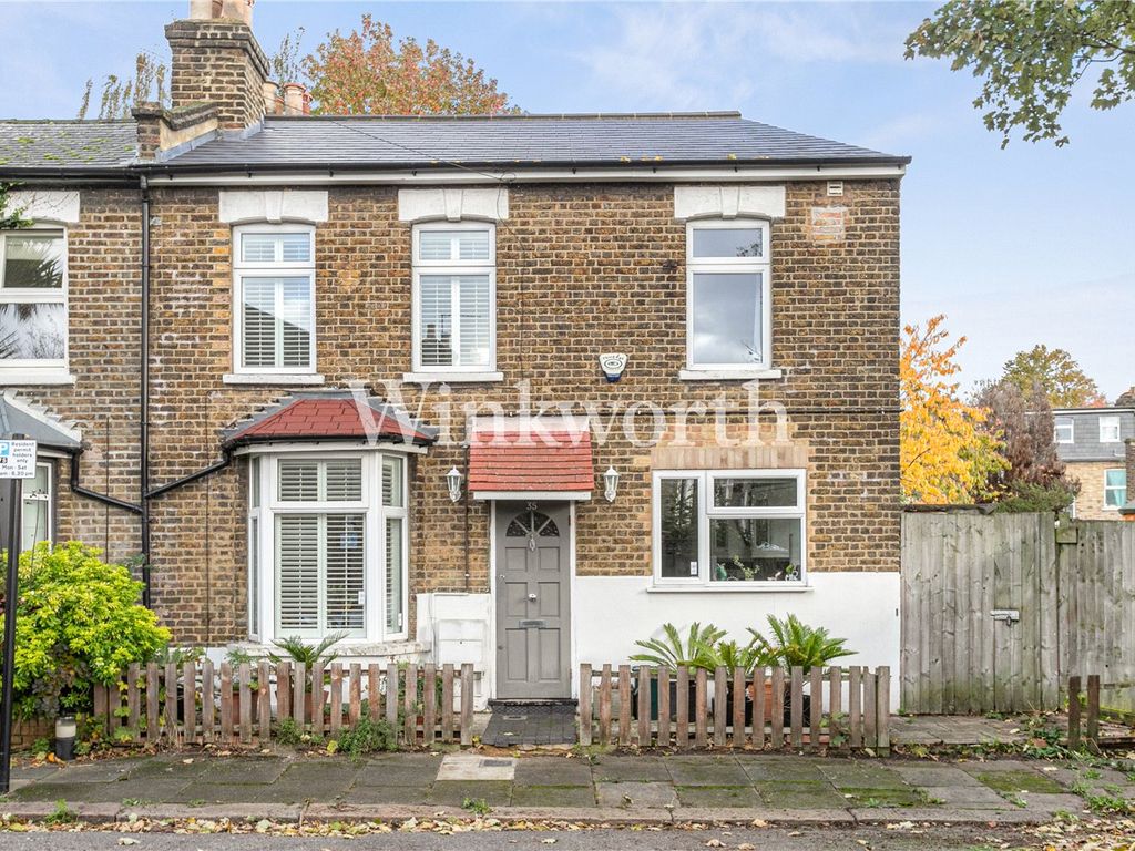 3 bed end terrace house for sale in Nelson Road, London N15, £685,000
