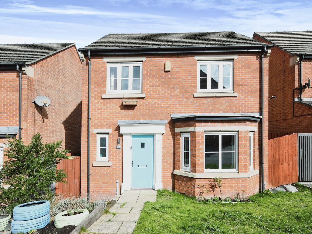 3 bed detached house for sale in East Street, Doe Lea, Chesterfield
