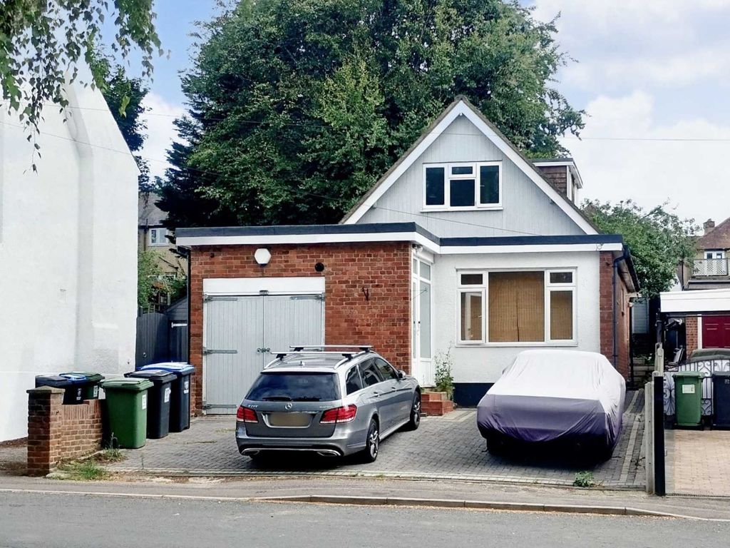 3 bed detached house for sale in Ebberns Road, Apsley HP3, £535,000