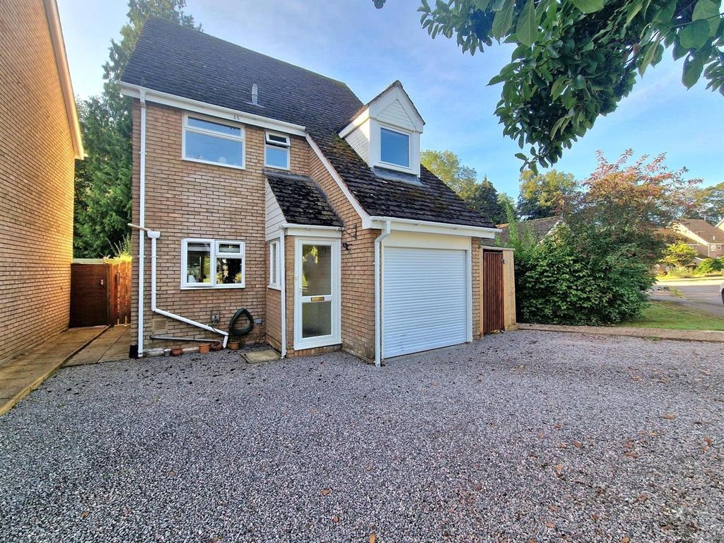 3 bed detached house for sale in Lakeside, Newent GL18, £355,000 Zoopla