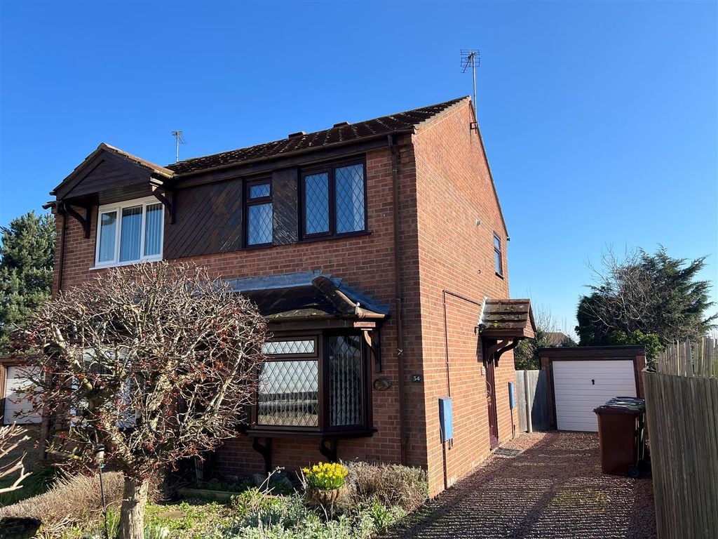 2 bed semidetached house for sale in Chedworth Road, Lincoln LN2, £