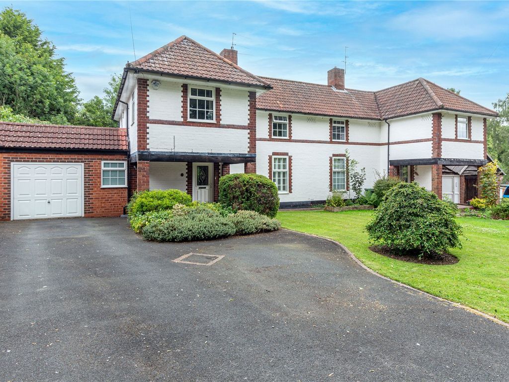 3 bed semidetached house for sale in Southmead Crescent, Redditch