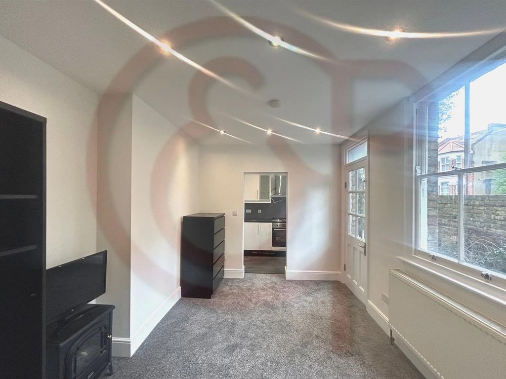 1 bed flat to rent in The Vale, London W3 Zoopla