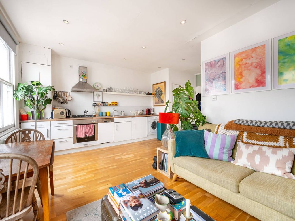 1 bed flat for sale in Chesterton Road, North Kensington, London W10, £