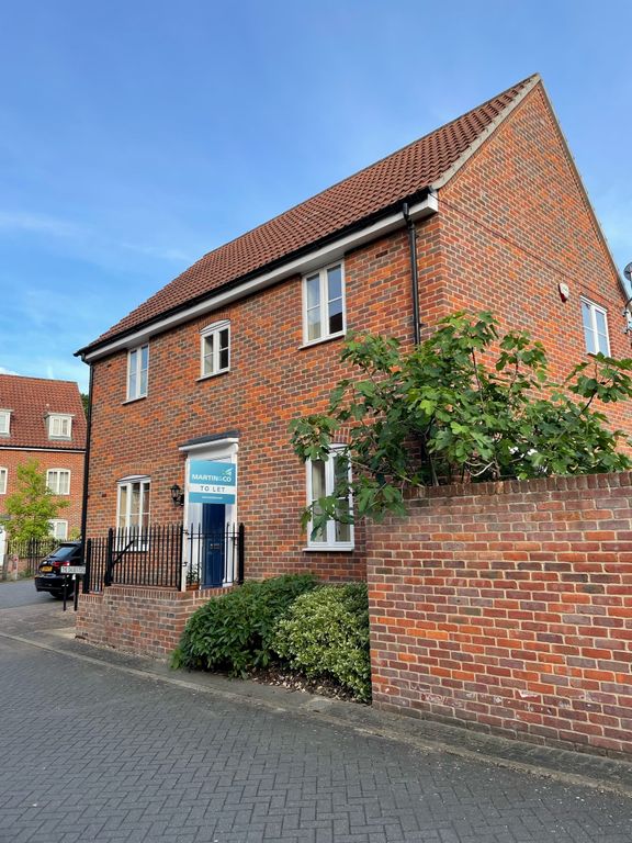 3 bed semidetached house to rent in The Daubentons, Bury St. Edmunds