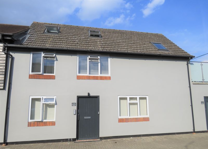 1 bed flat for sale in Little Marlow Road, Marlow SL7, £260,000 Zoopla