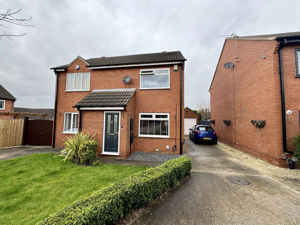 2 bed semidetached house to rent in Burr Tree Garth, Leeds, West