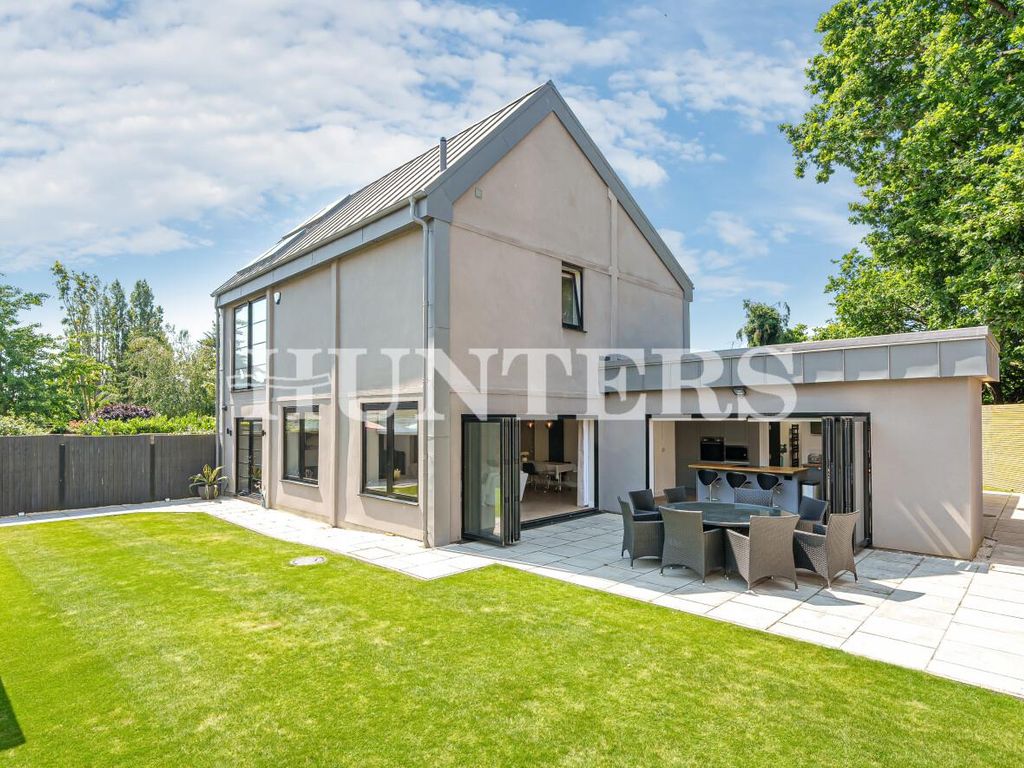 5 bed property for sale in Pretoria Road, Romford RM7, £775,000 Zoopla