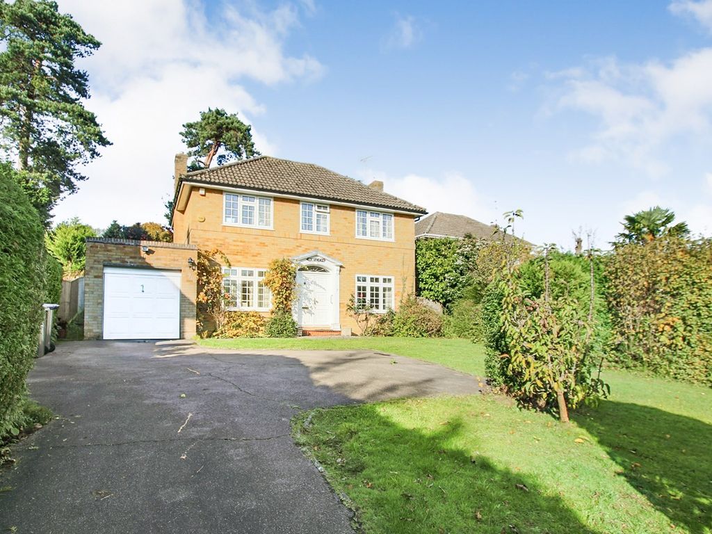 4 bed detached house for sale in Lynton Park Avenue, East Grinstead