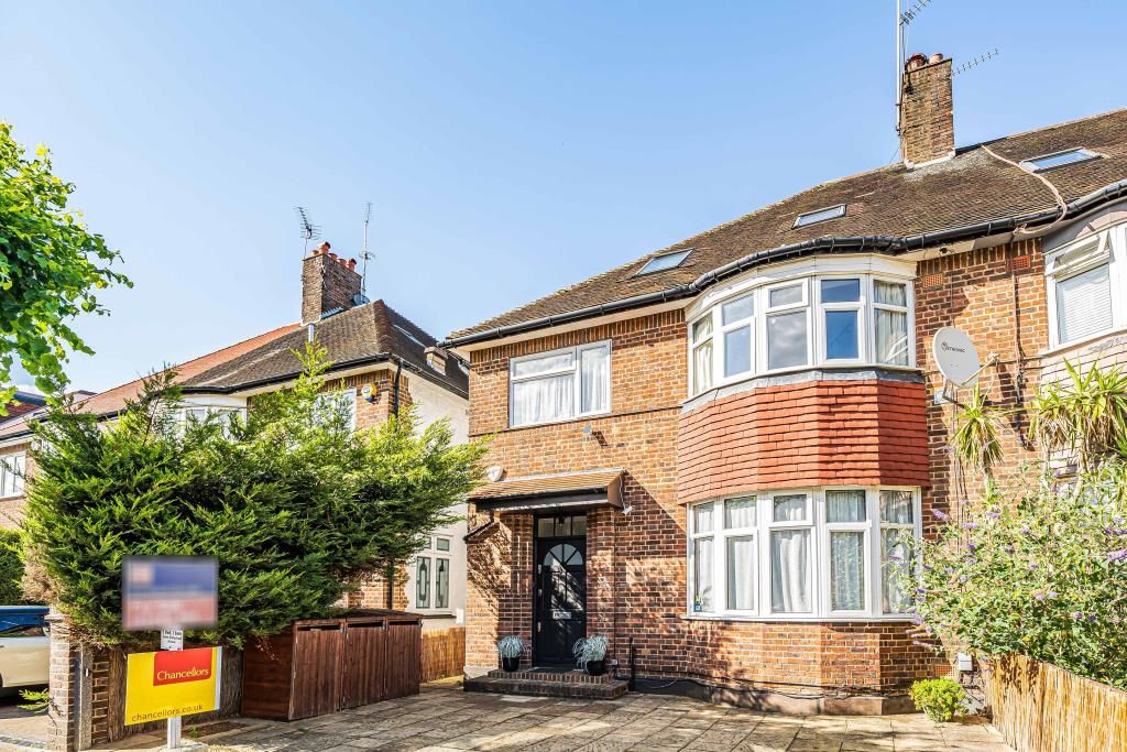 5 bed semidetached house for sale in Woodstock Road, Golders Green