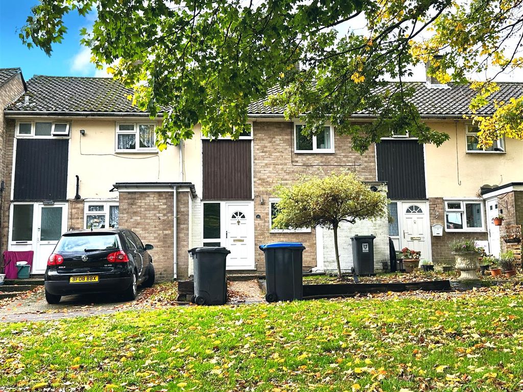 3 bed terraced house for sale in Long Arrotts, Gadebridge, Hemel