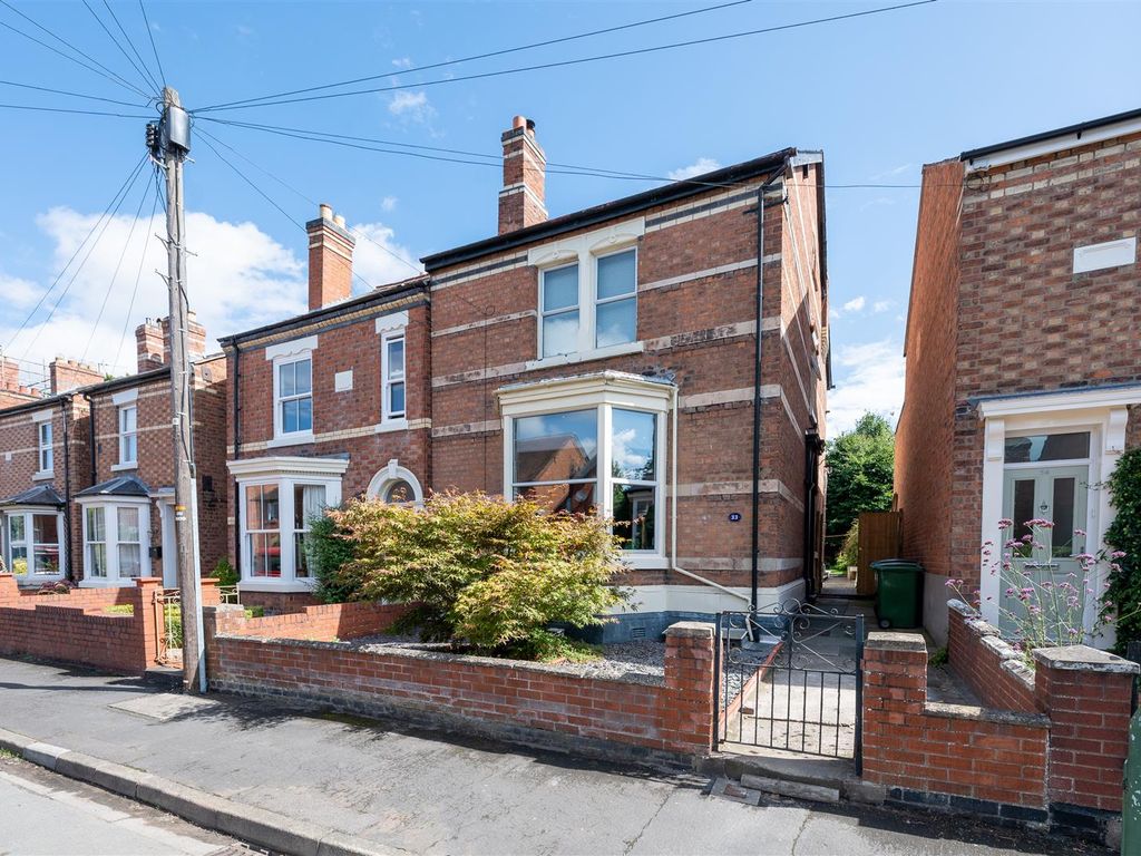 3 bed semidetached house for sale in Hotspur Street, Greenfields
