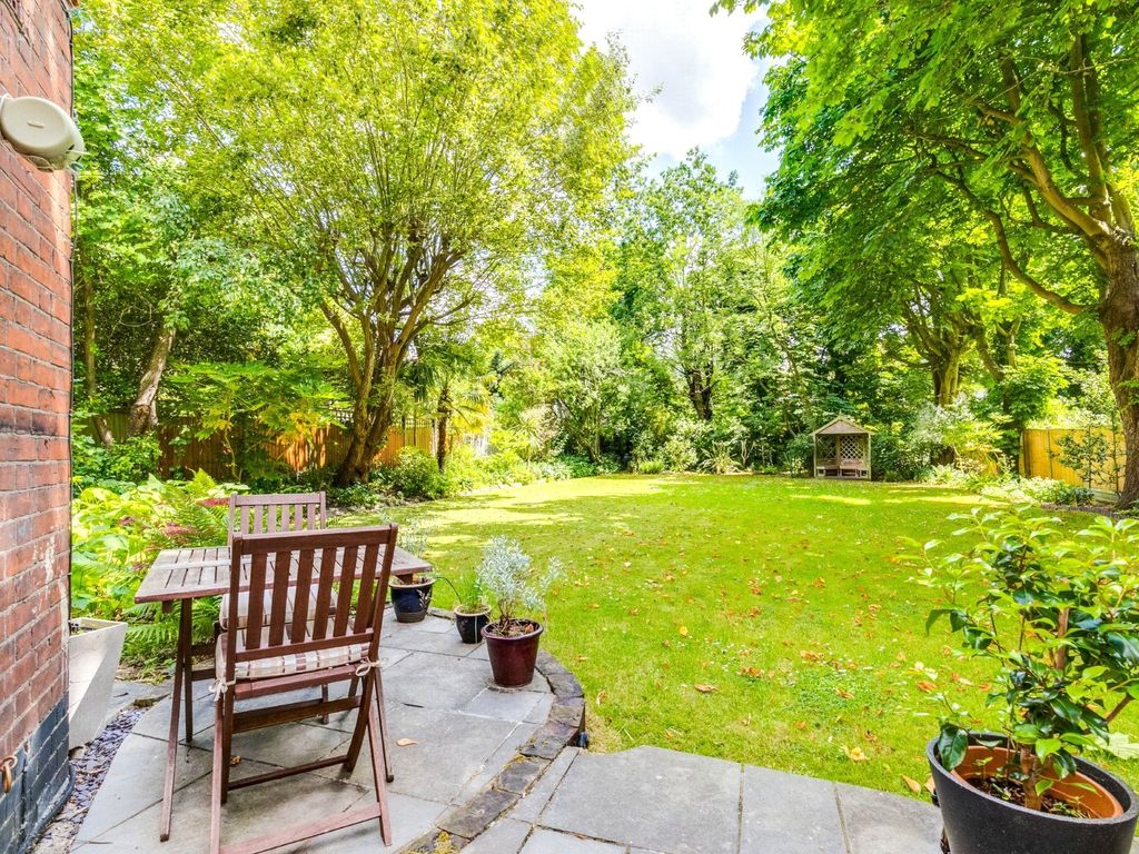 2 bed flat for sale in Fitzjohns Avenue, Hampstead, London NW3, £