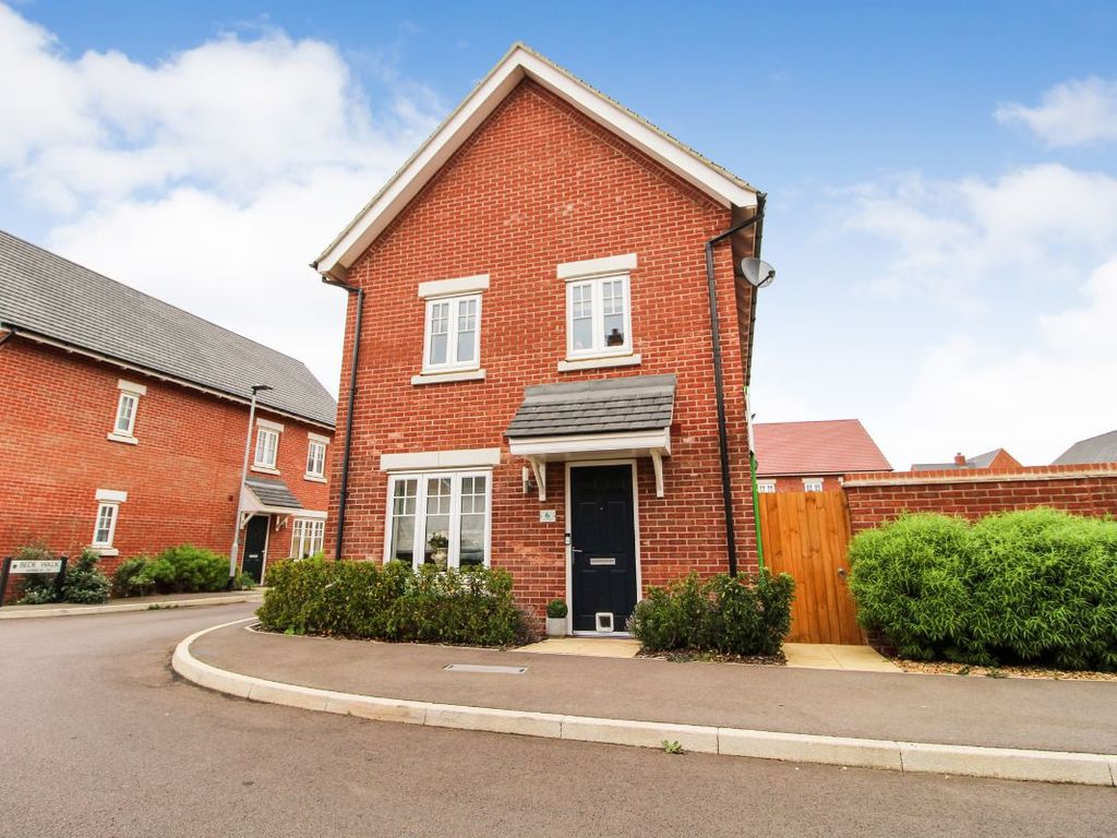 2 bed semidetached house to rent in Bede Walk, Great Denham, Bedford