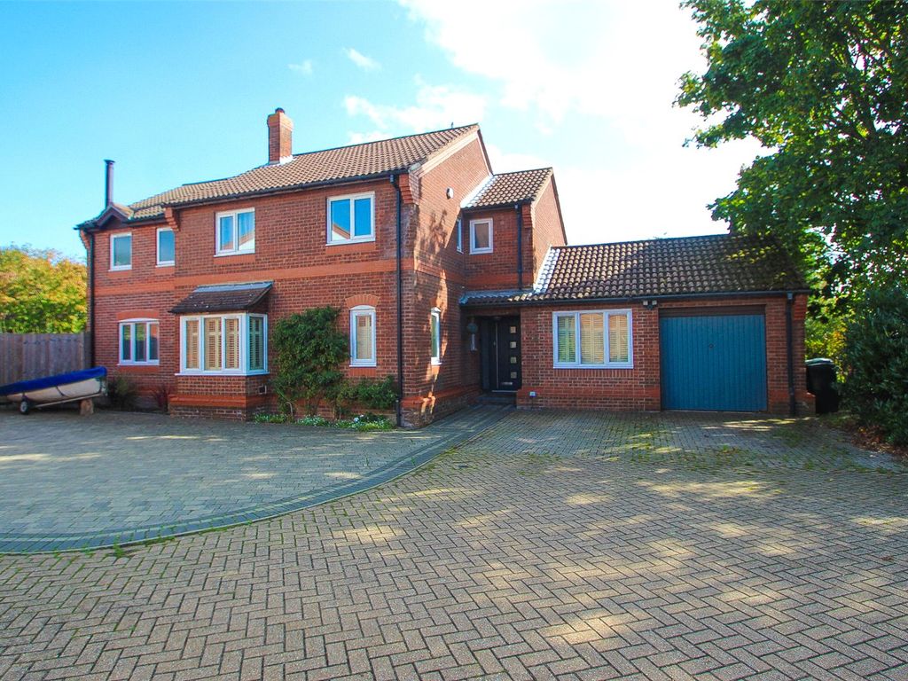 5 bed detached house for sale in College Close, Hamble, Southampton