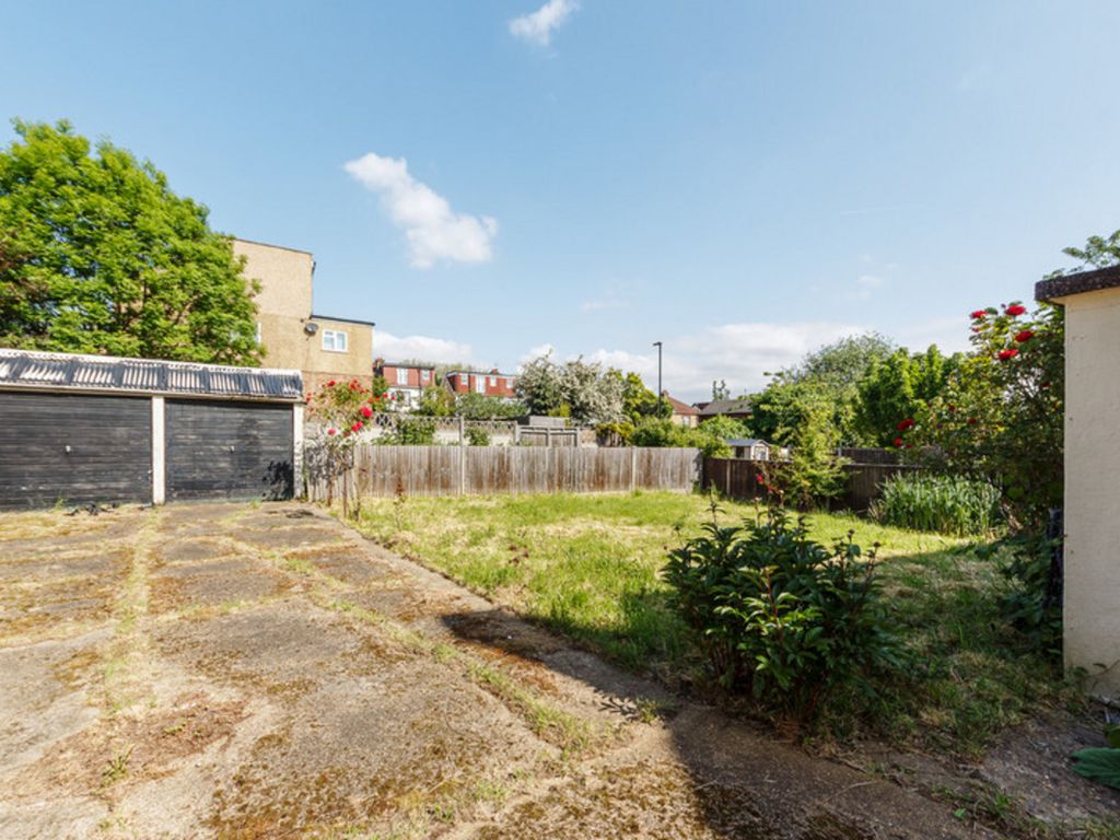 Land for sale in Leigham Vale, London SW16, £180,000 Zoopla