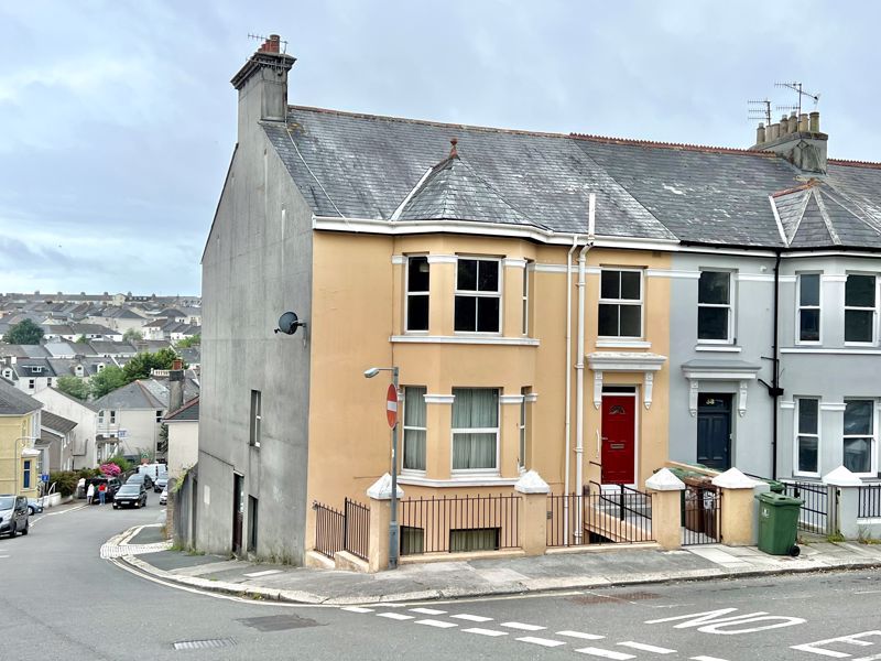 2 bed flat for sale in Connaught Avenue, Mannamead, Plymouth PL4, £