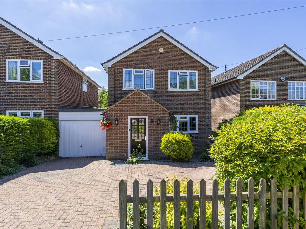 4 bed detached house for sale in Sunny Bank, Widmer End, High
