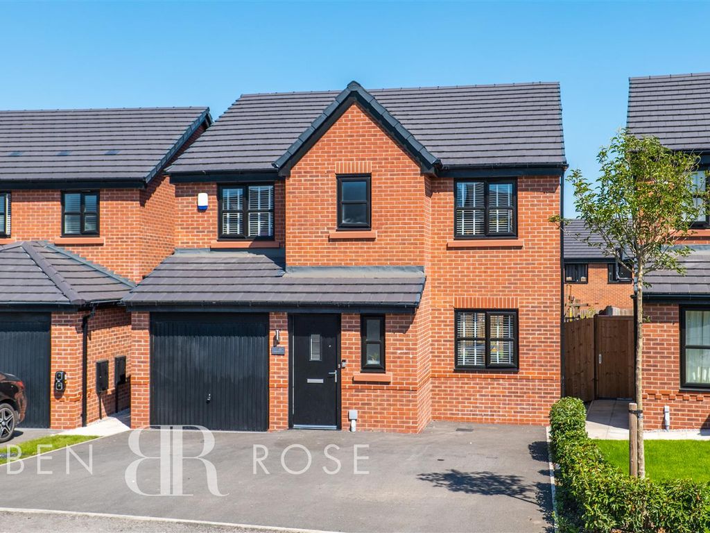 4 bed detached house for sale in Grey Gables Avenue, Bamber Bridge