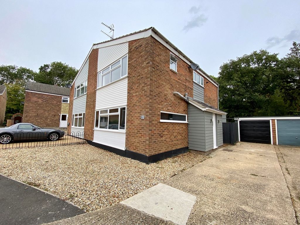 4 bed semidetached house for sale in Northfield Road, Onehouse