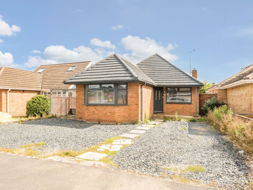 3 bed detached bungalow for sale in Fieldgate Road, Leagrave, Luton LU4