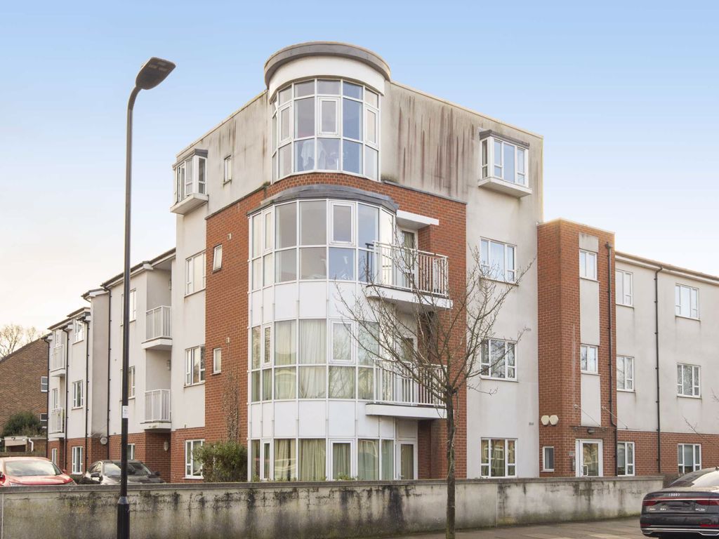 Hillcrest Road, London W5