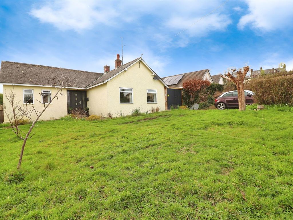 3 bed detached bungalow for sale in Vicarage Road, Landkey, Barnstaple