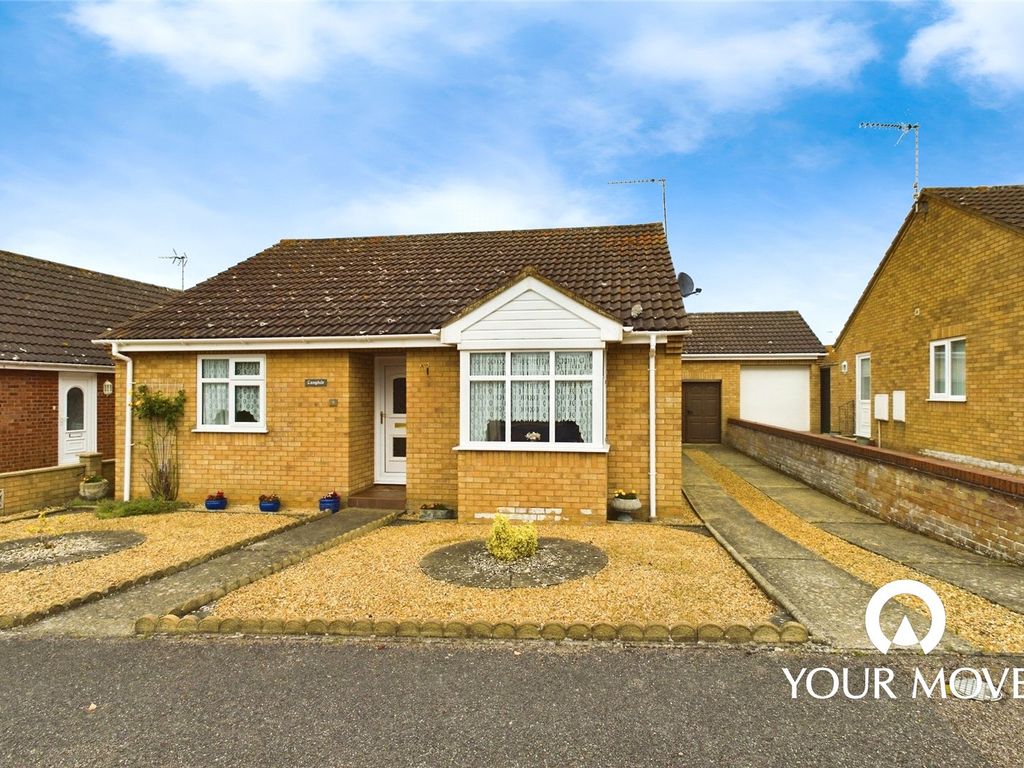 3 bed bungalow for sale in Wesley Close, Beccles, Suffolk NR34, £