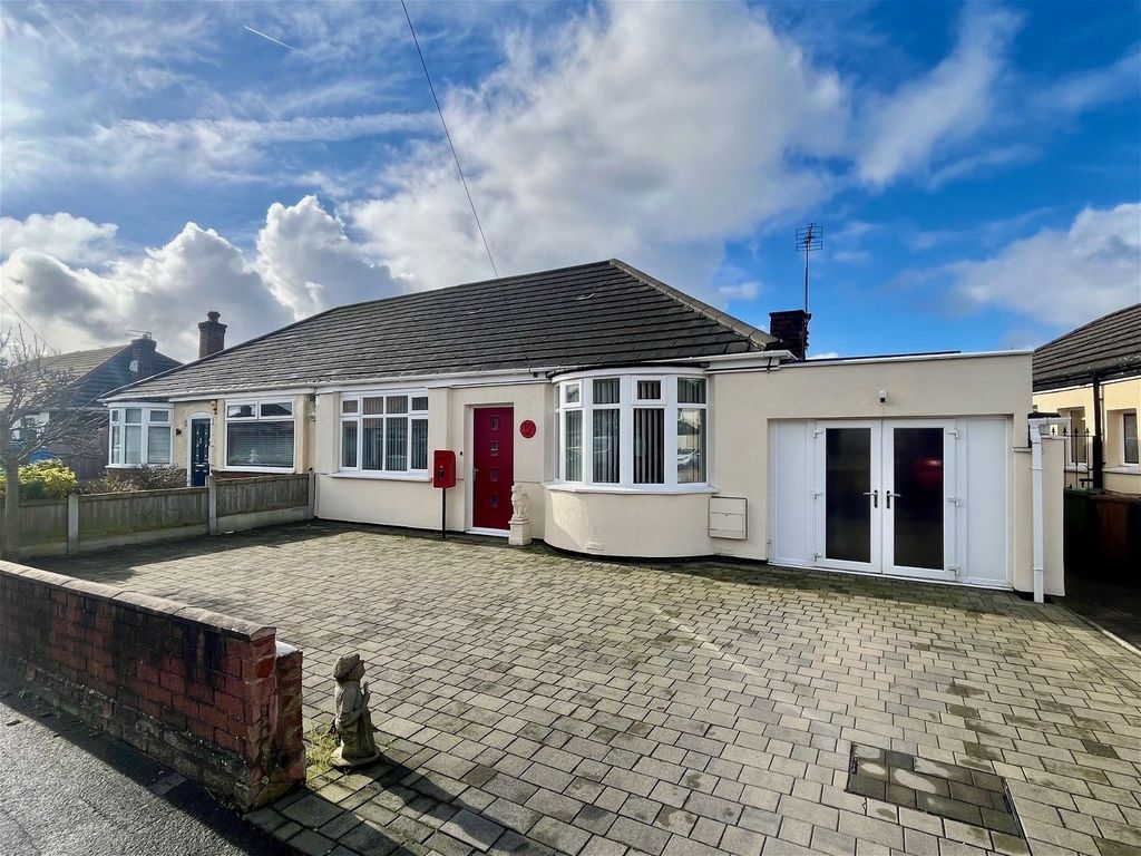2 bed semidetached bungalow for sale in Kingsfield Road, Maghull