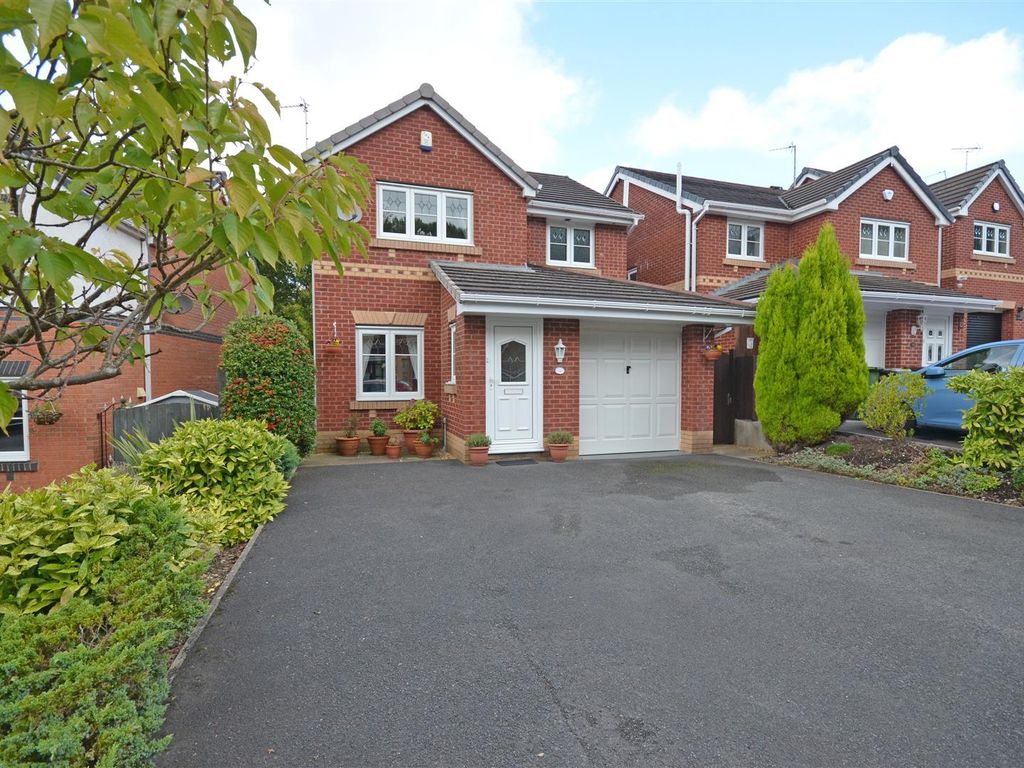 3 bed detached house for sale in Westwood Avenue, Godley, Hyde SK14, £