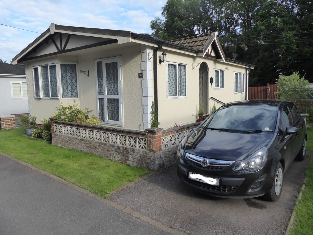 2 bed mobile/park home for sale in Long Pightle Park, Chandlers Cross