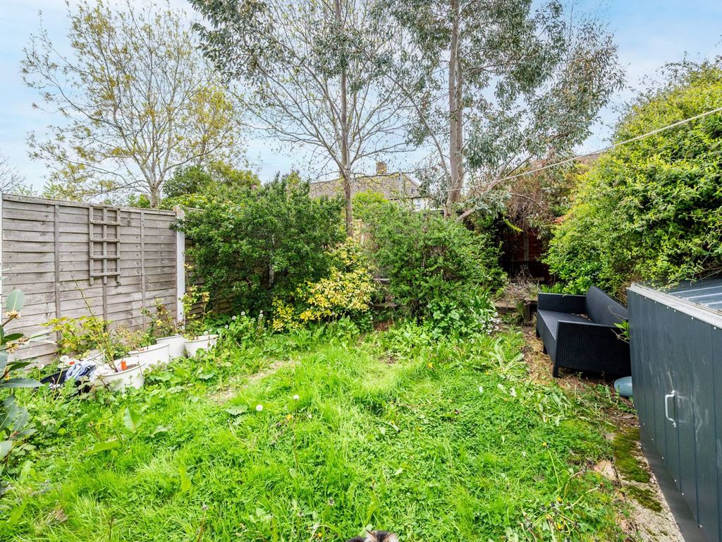 2 bed end terrace house for sale in Sedgebrook Road, Kidbrooke, London