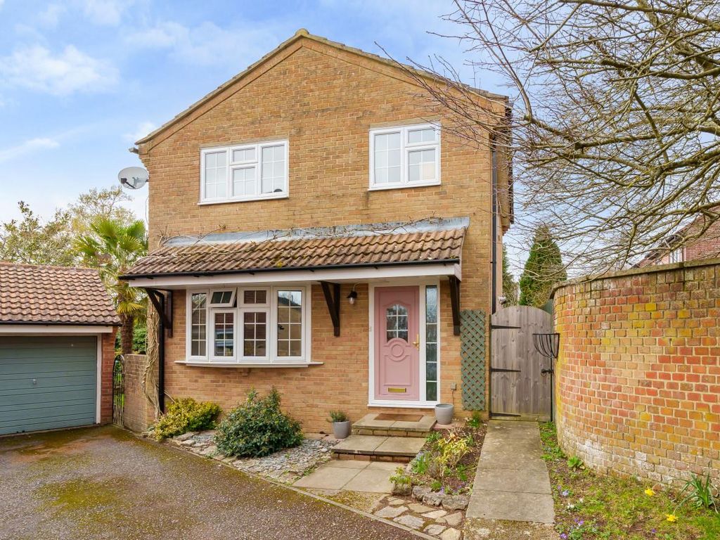 3 bed detached house for sale in Kelburn Close, South Millers Dale