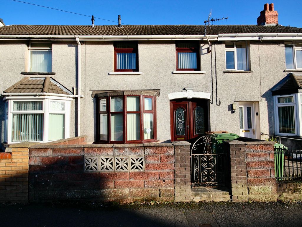 3 bed terraced house for sale in Penybryn Avenue, Cefn Fforest NP12, £
