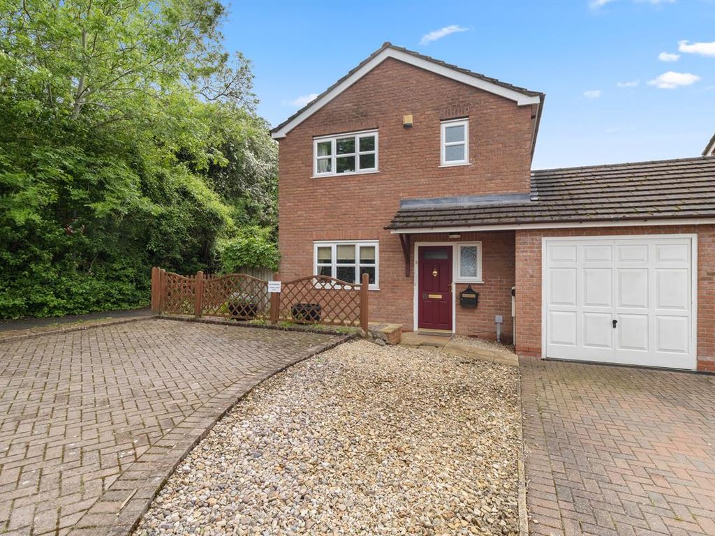 3 bed link detached house for sale in Orchard Rise, Ledbury, Herefordshire HR8, £330,000 Zoopla