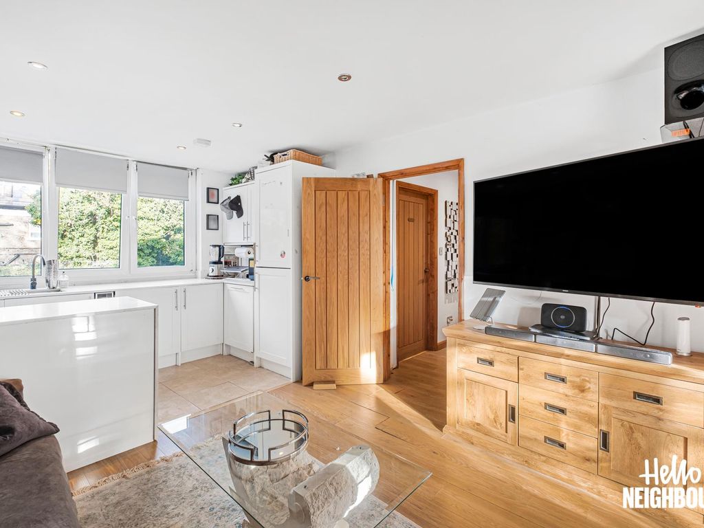 1 bed flat to rent in Greyfriars House, Coleraine Road, London SE3, £