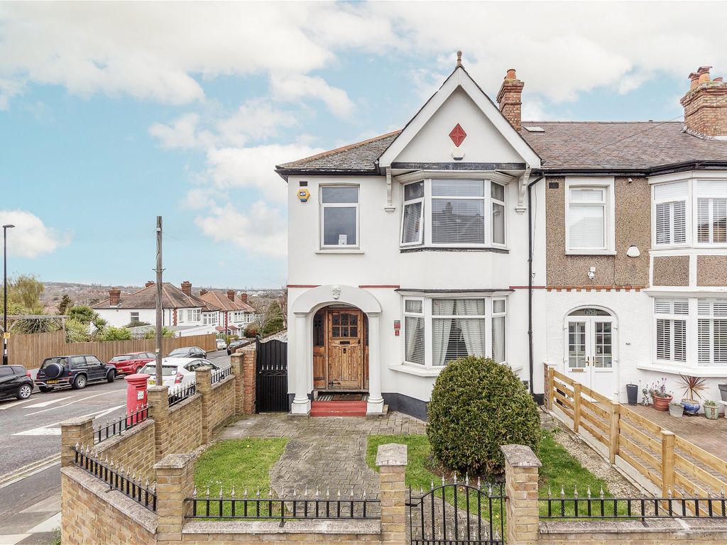 3 bed end terrace house for sale in Bellingham Road, Catford, London