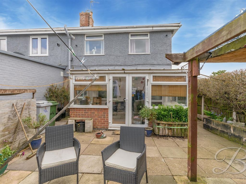 3 bed semidetached house for sale in Scarborough Road, Bilsthorpe