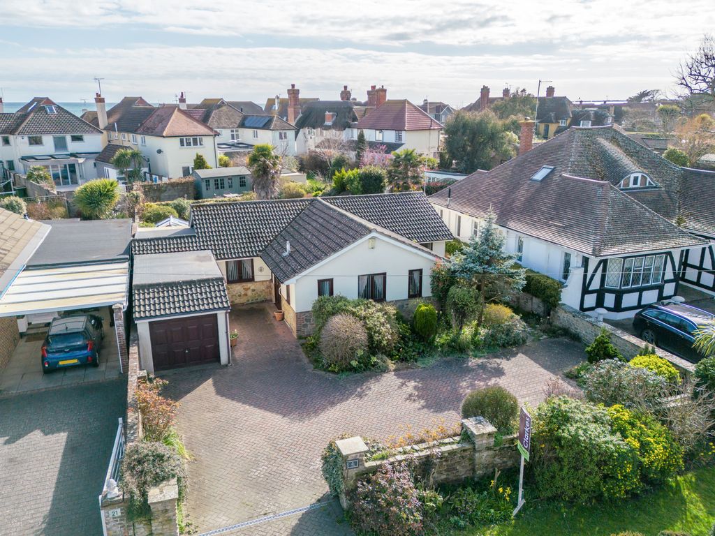 3 bed detached bungalow for sale in Fish Lane, Aldwick, Bognor Regis